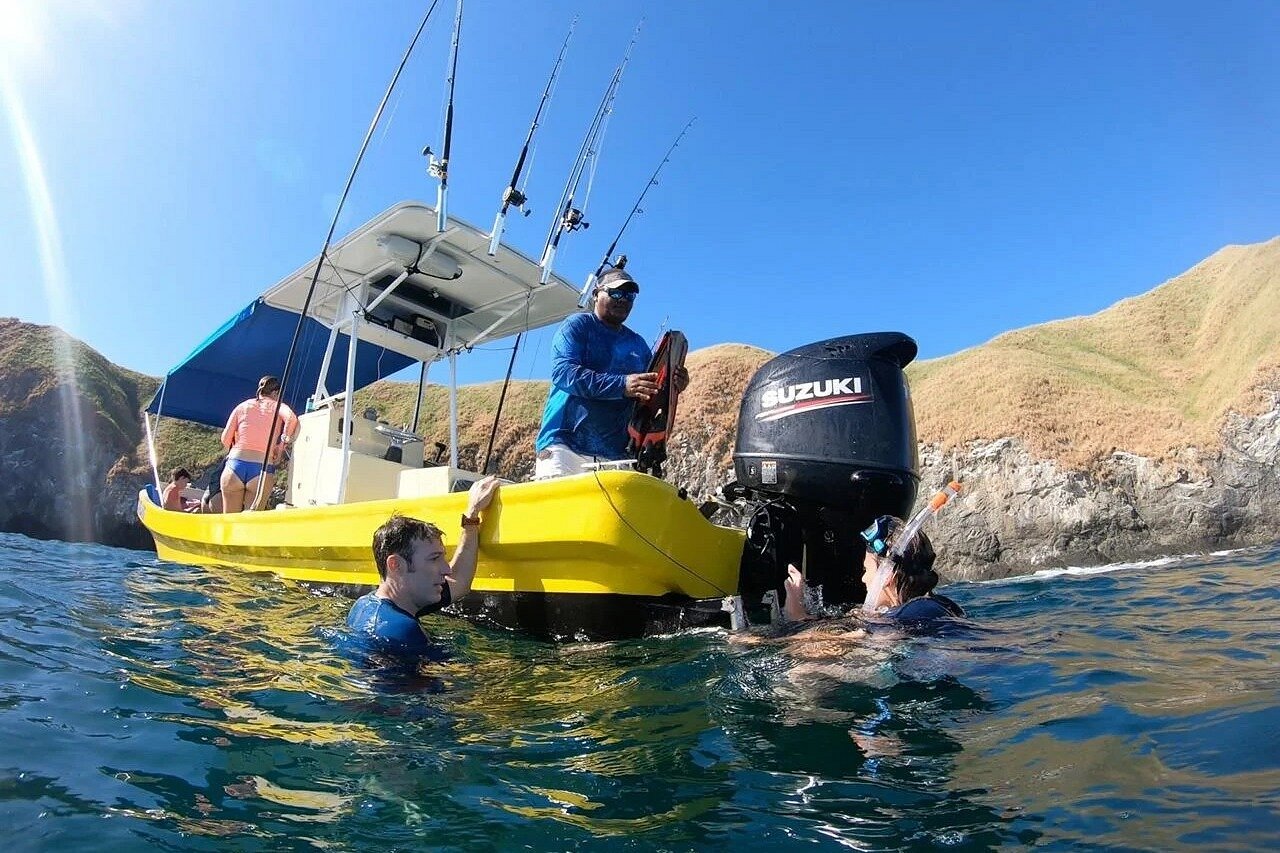 Full Day Private Fishing Charter – Playa Flamingo (8 Hours)