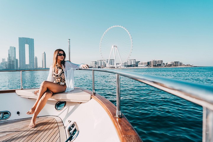 Dubai Marina 1-Hour Shared Yacht Tour