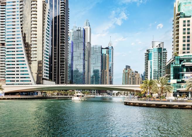 Into the Marina canal