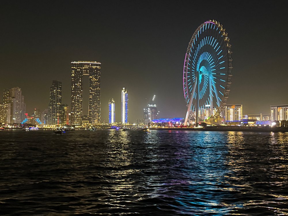 Dubai Night Lights Shared Yacht Cruise – 2h Skyline BBQ