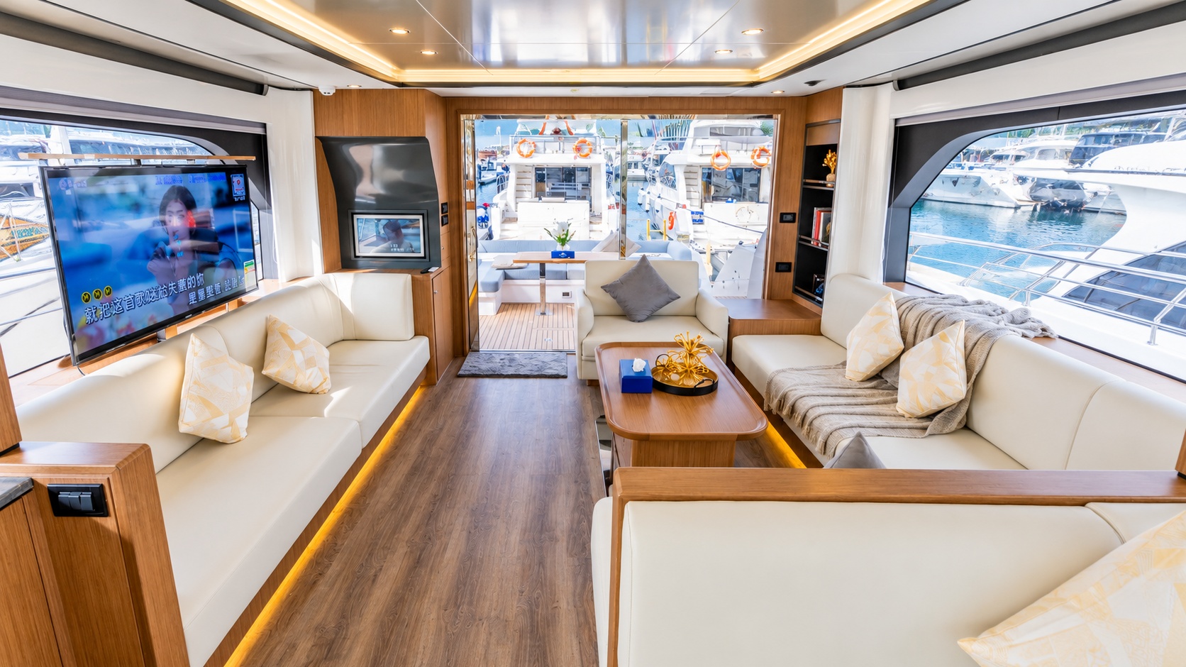 Private 63ft Sport Yacht Charter Dubai – Ain Dubai Cruise, 25 Guests