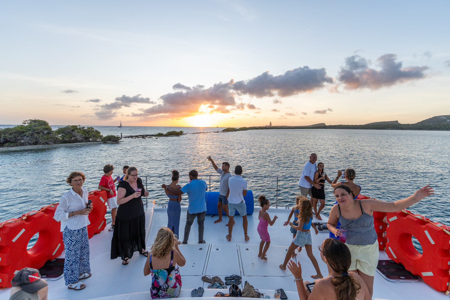 Curaçao Sunset Sailing Cruise