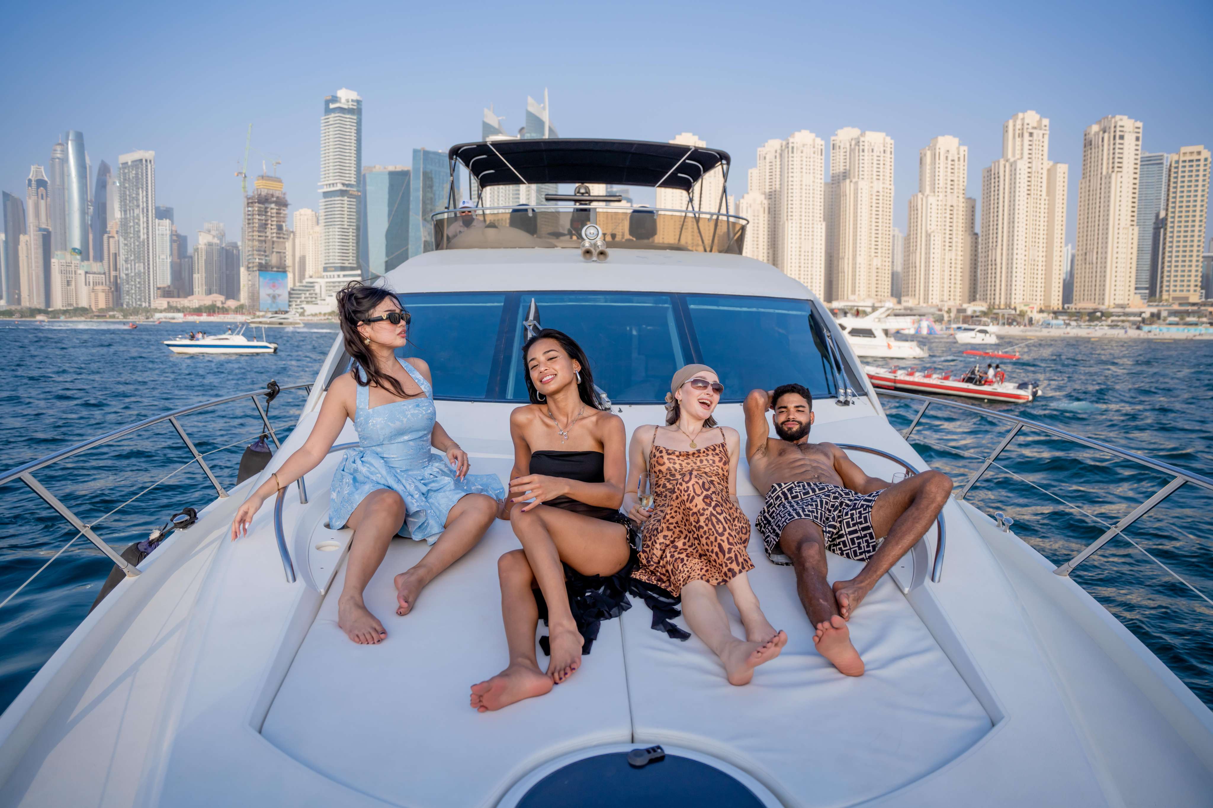 Burj Al Arab Afternoon Shared Yacht Cruise Dubai – 2h BBQ