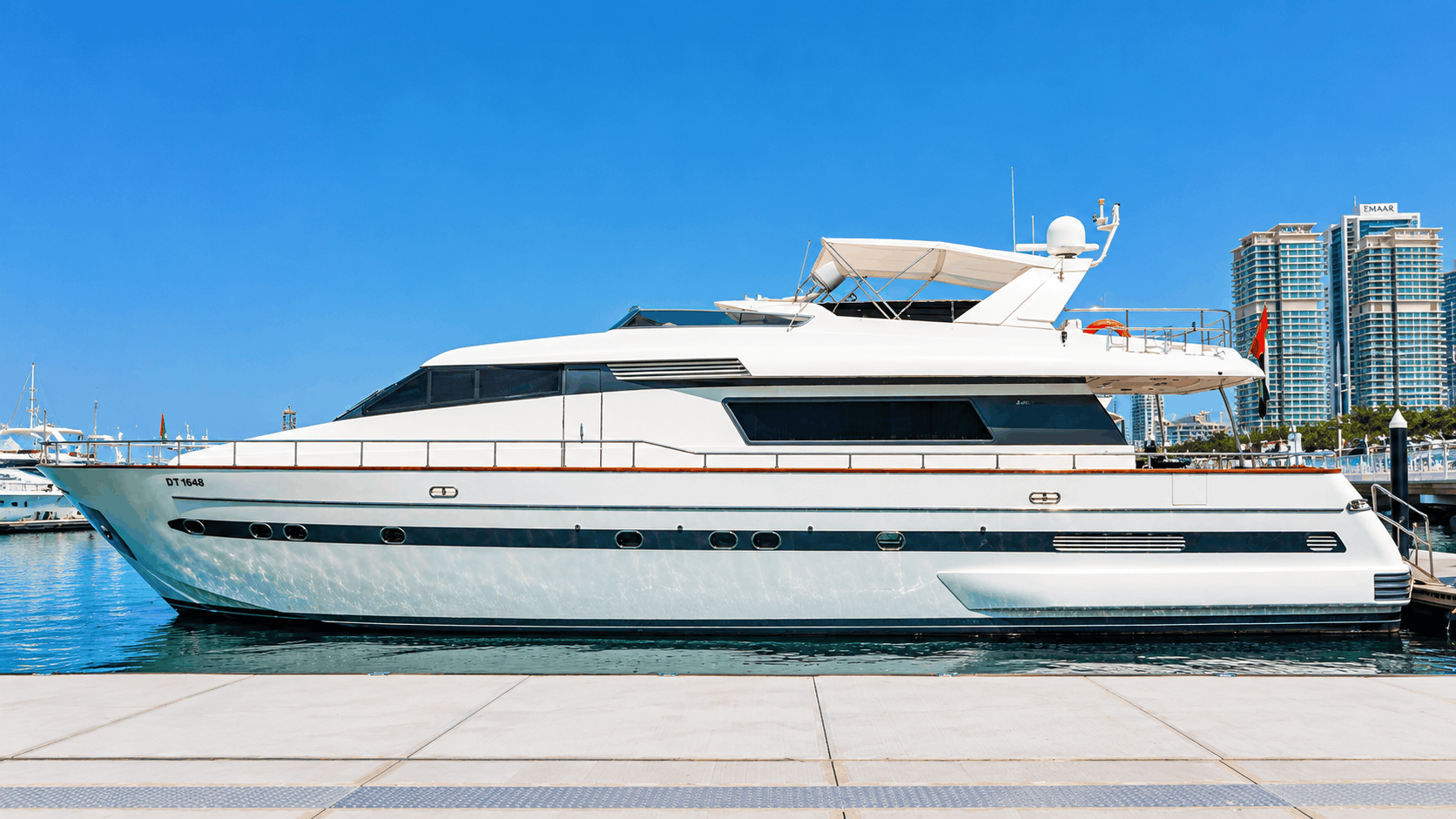 Private 82ft Superyacht Charter Dubai – Bluewaters Island Cruise, 50 Guests