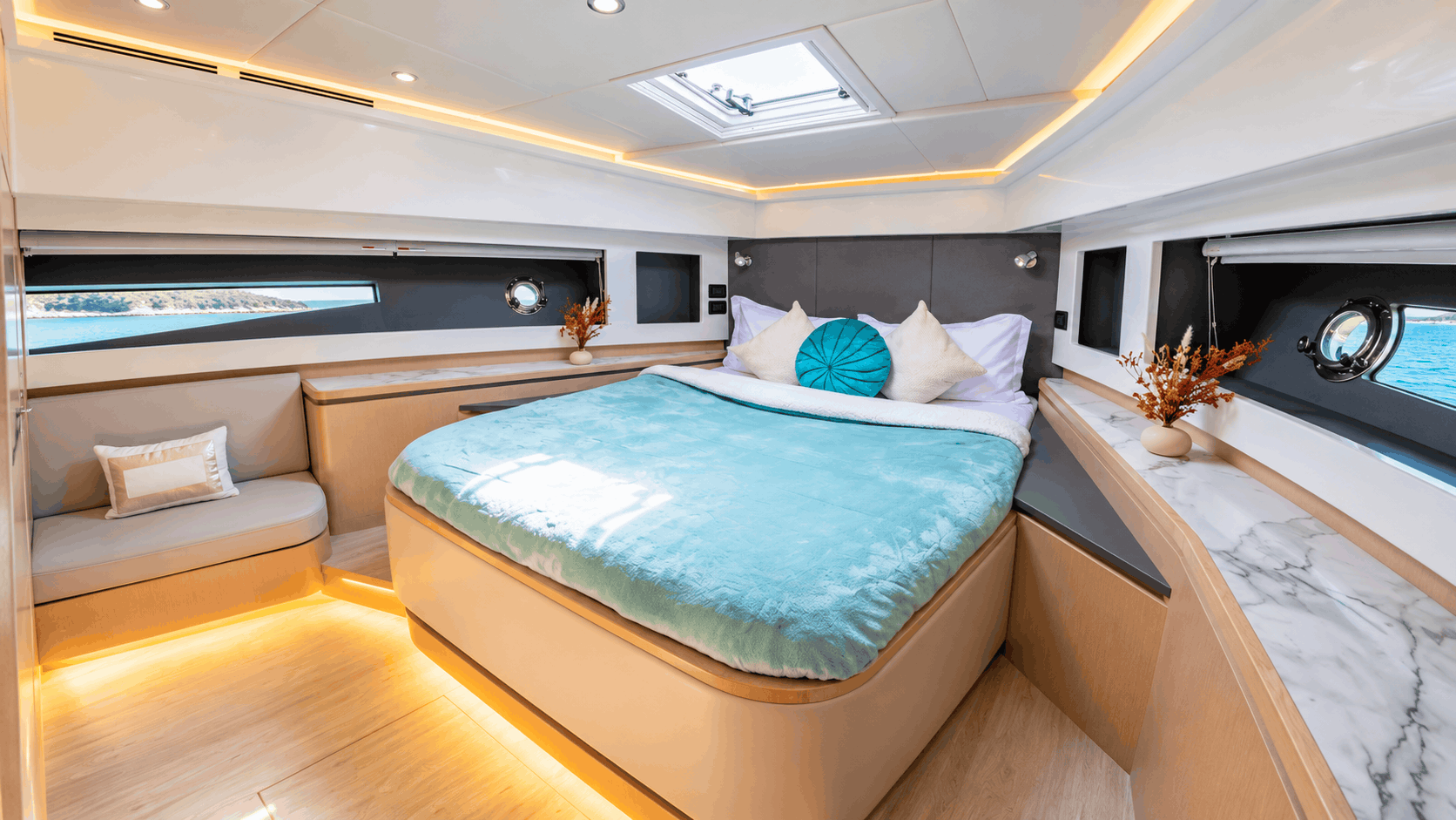 Private 52ft Yacht Charter Dubai – Dubai Marina Cruise, 15 Guests