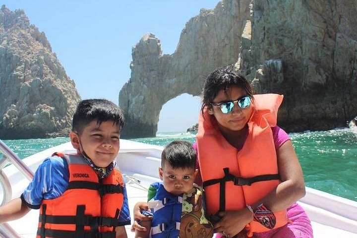 Cabo Boat Ride to El Arco and Lover’s Beach with Swimming