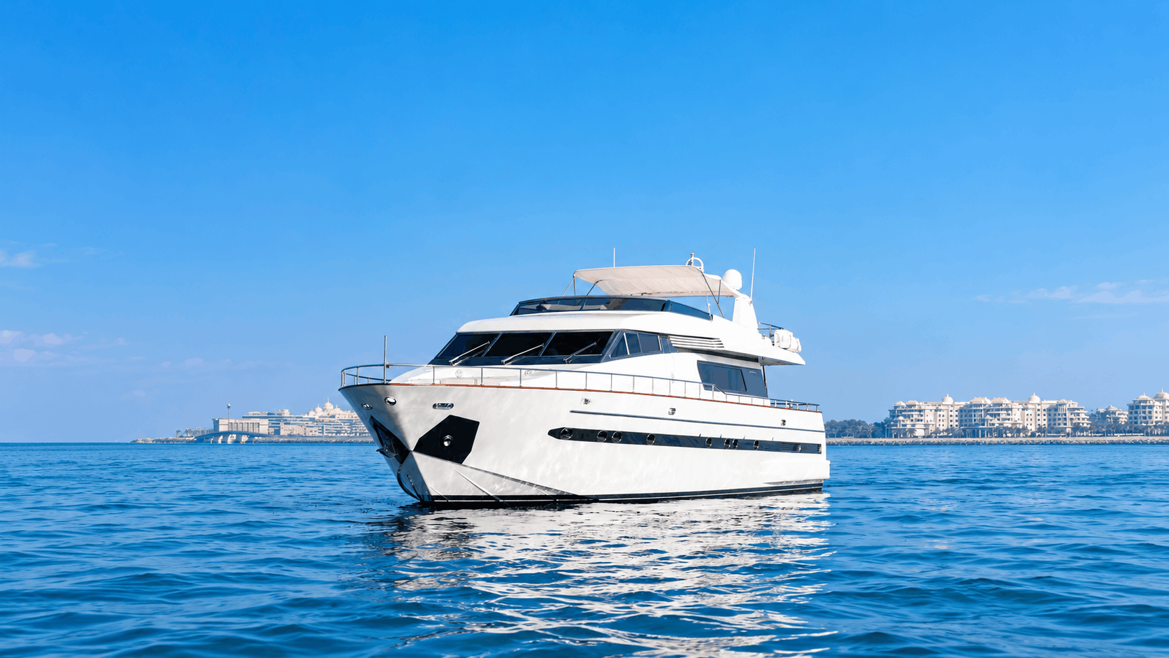 Private 82ft Superyacht Charter Dubai – Bluewaters Island Cruise, 50 Guests