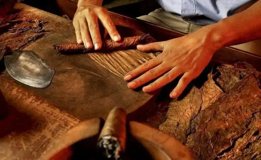 6. Explore Artisanal Cigar Shops